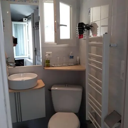 La D'hotes D'isa Moindron