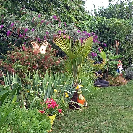 La D'hotes D'isa Moindron Bed and breakfast