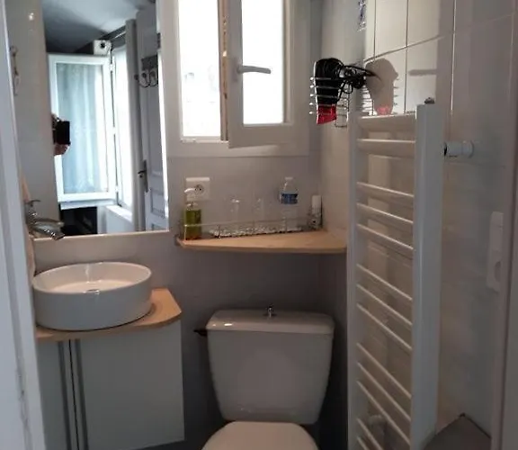 La D'hôtes D'isa Moindron