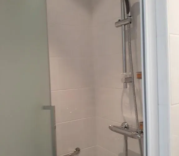 La D'hôtes D'isa Moindron